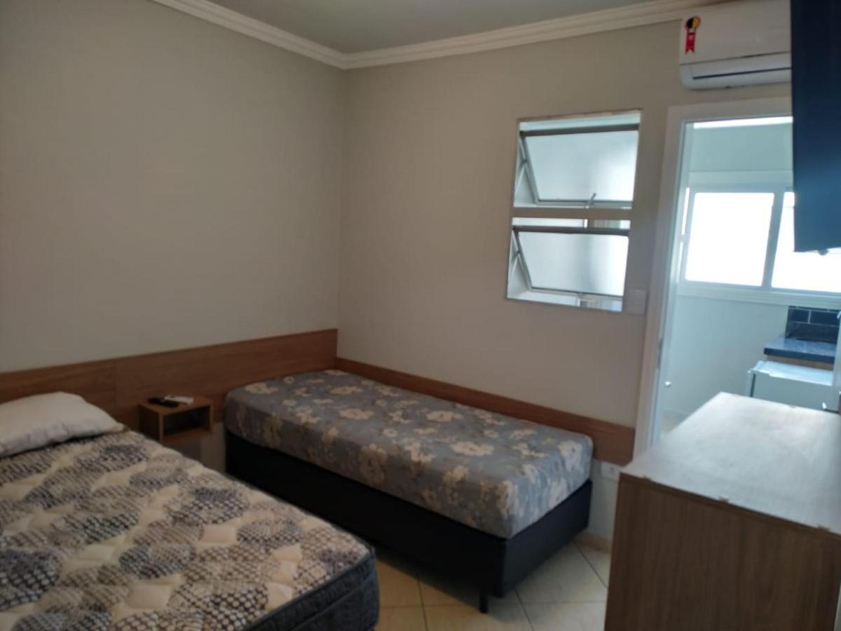 Kitnet Asturias 51B No Ed. Guariata, Proximo A Praia Das Asturias Em Гуаружа Екстер'єр фото